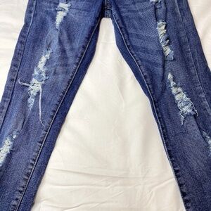 VIP JEANS WOMENS SIZE 3
SKINNY DISTRESSED BLUE DARK WASH EMBROIDERED STRETCHY